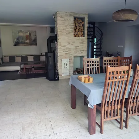 Forrest Dom W Lesie Vakantiehuis